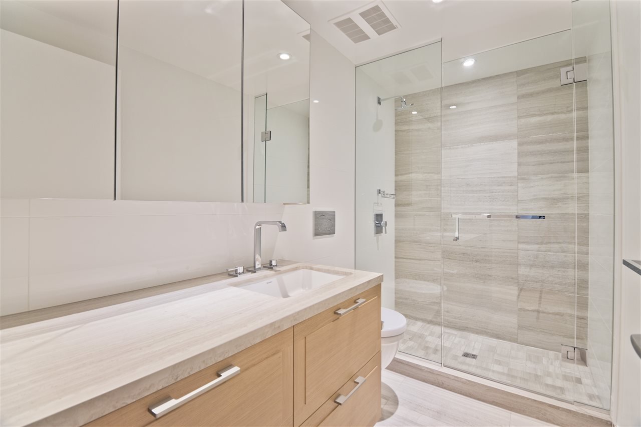1553 W 57th Ave