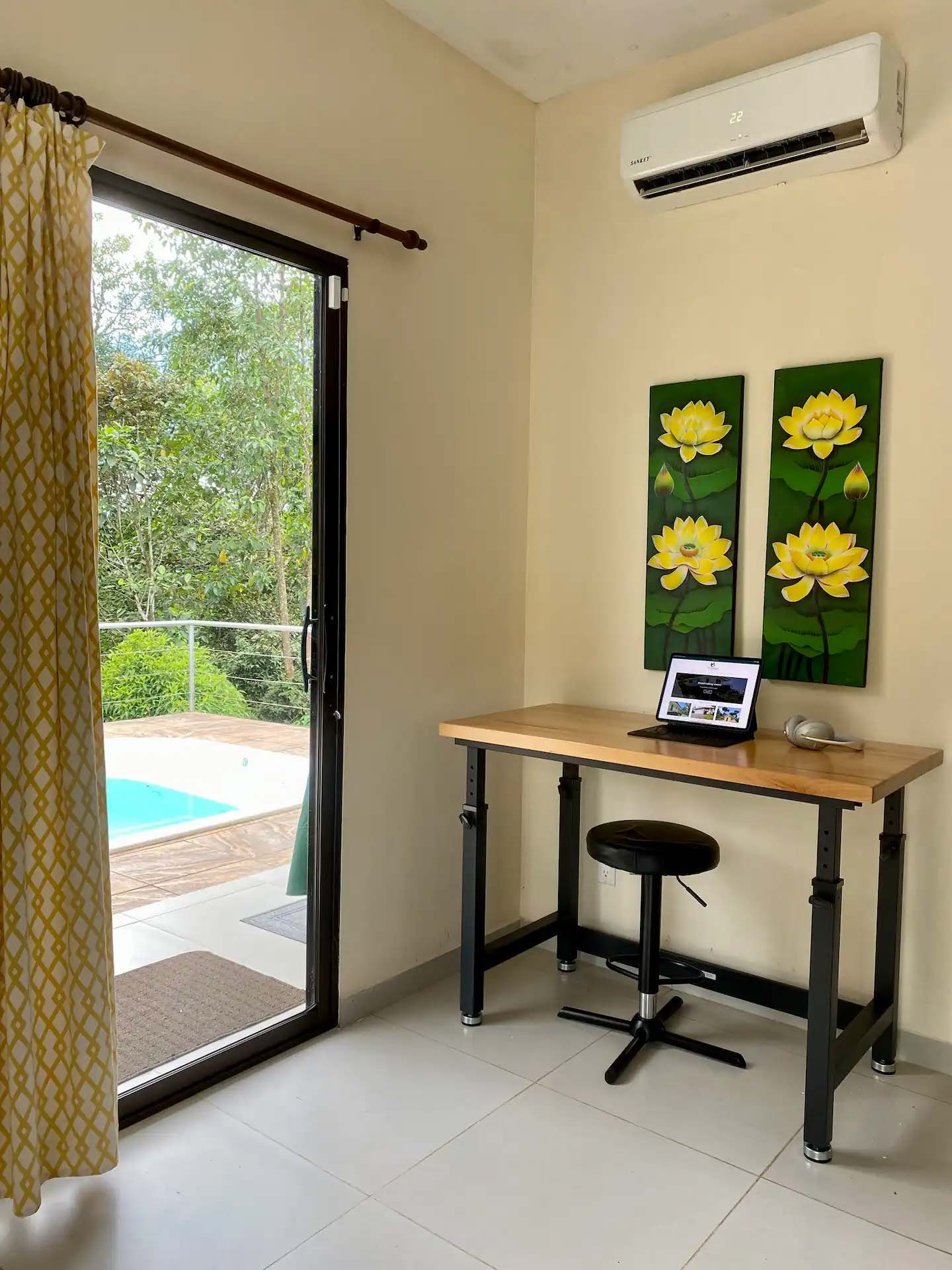  Affordable & Charming 1 bedroom Villa with Pool in gated community, immersed in the rainforest close to Quepos  