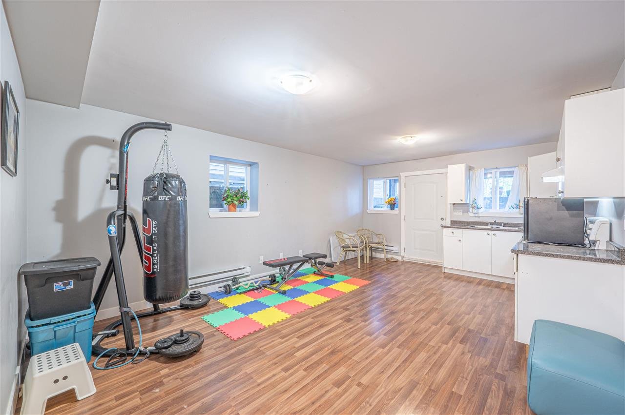17363 64a Ave