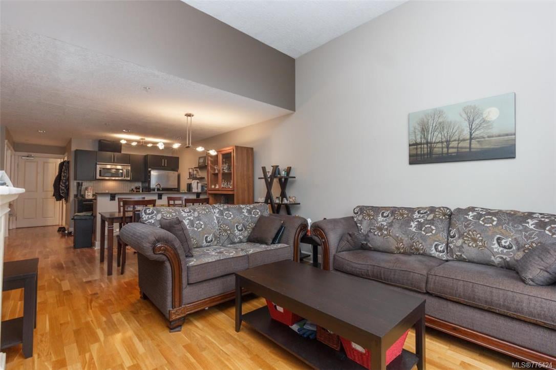 406-2717 Peatt Rd