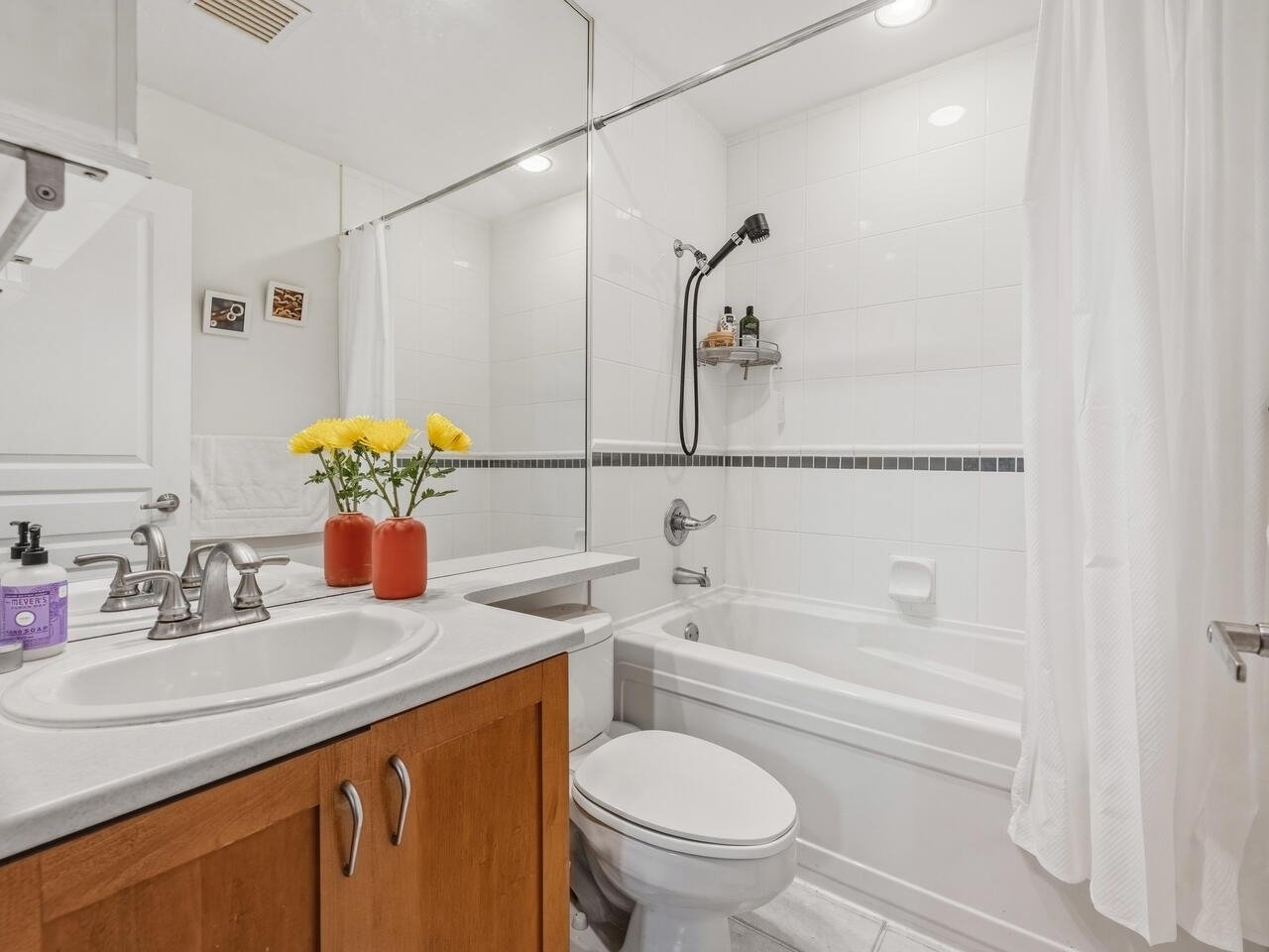 409-2161 W 12th Ave