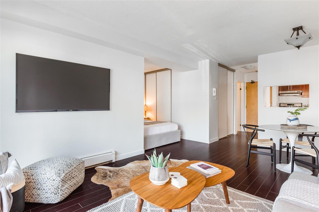 306-288 E 14th Ave