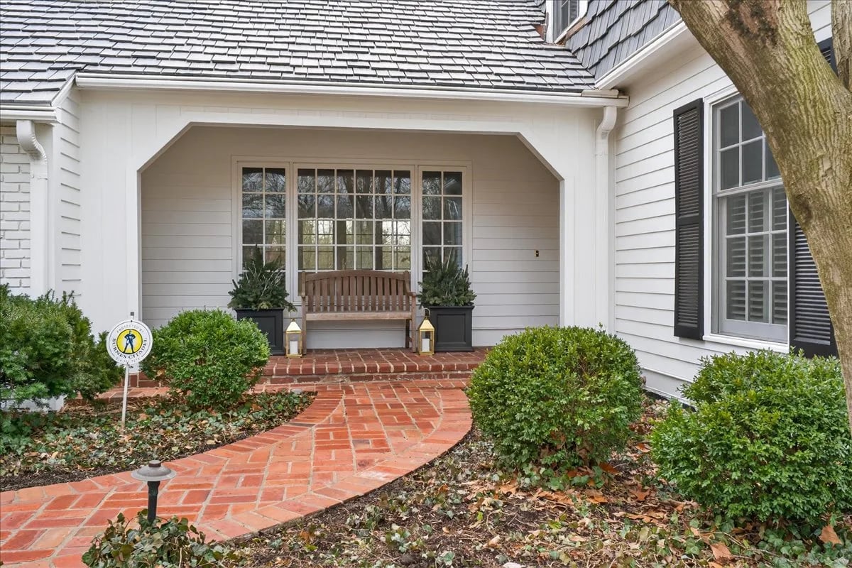 A house in Frontenac hits the market