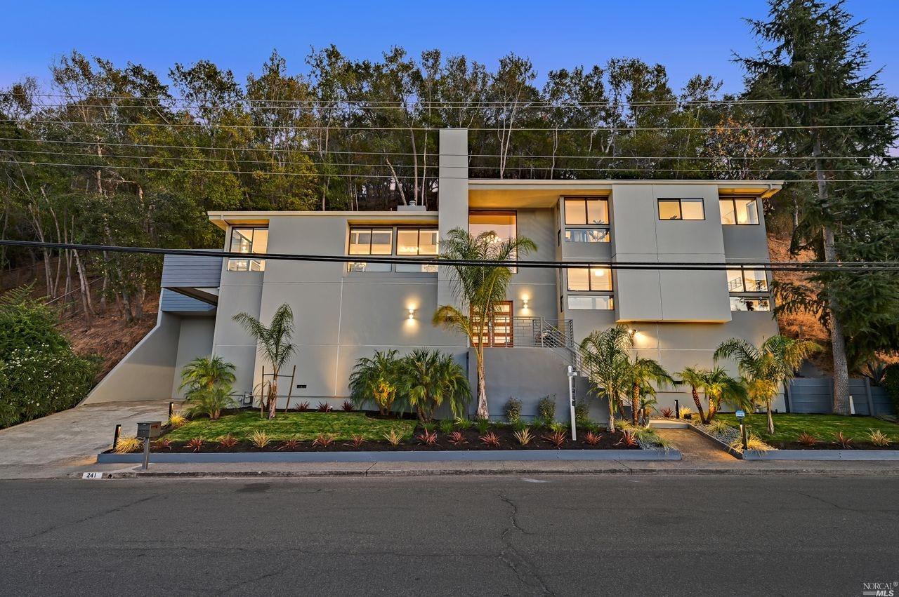 241 Fairway Dr