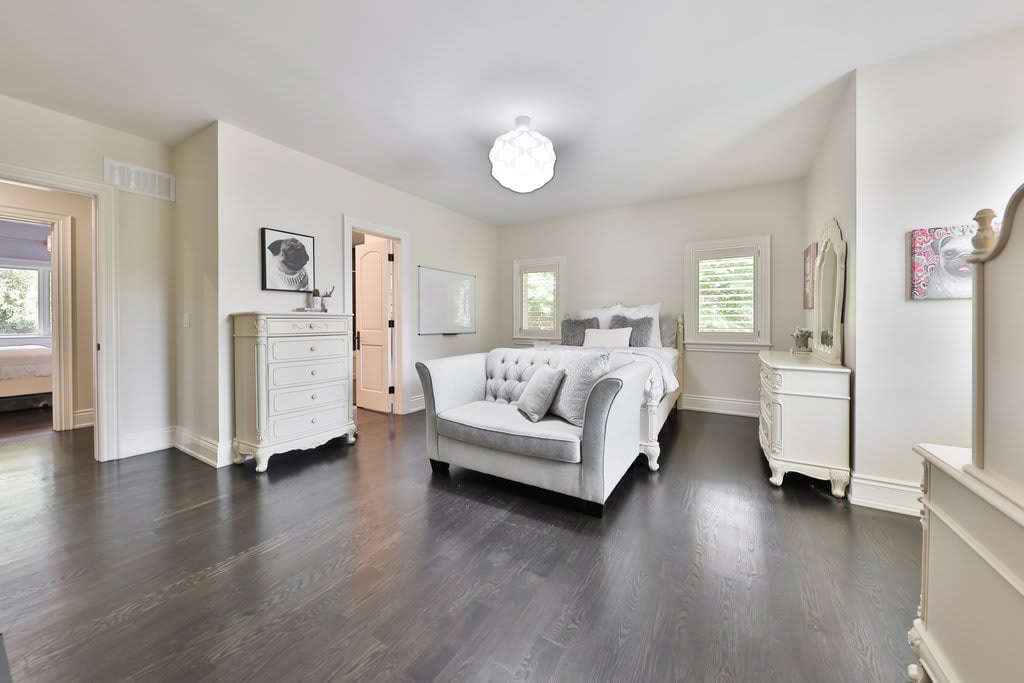 2015 Elmhurst Avenue, Oakville