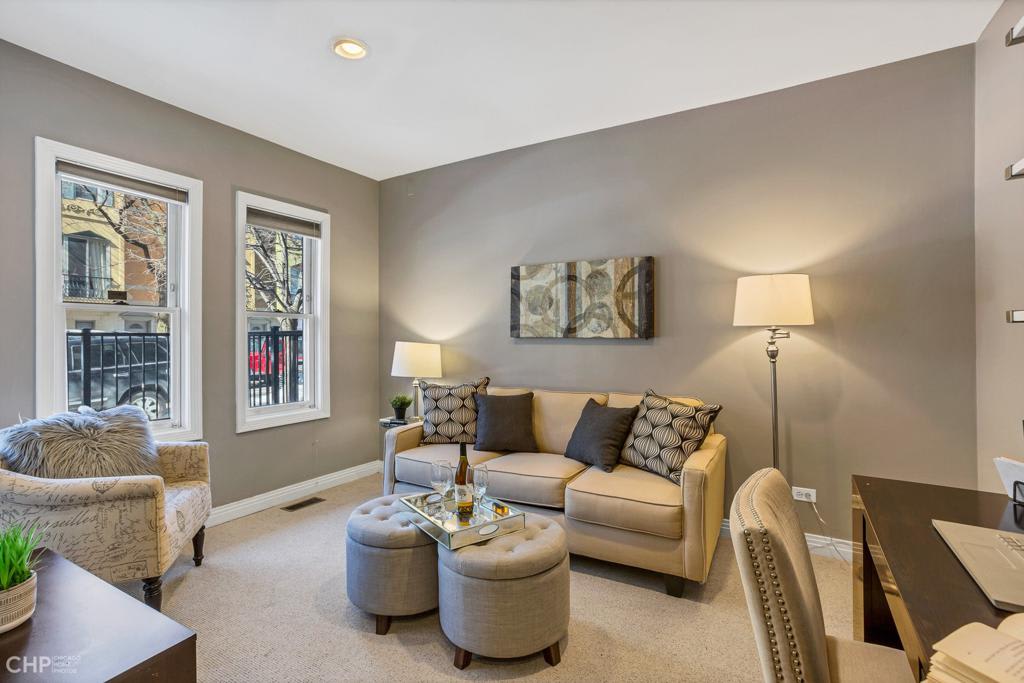 River West Townhome: 527 N Peoria