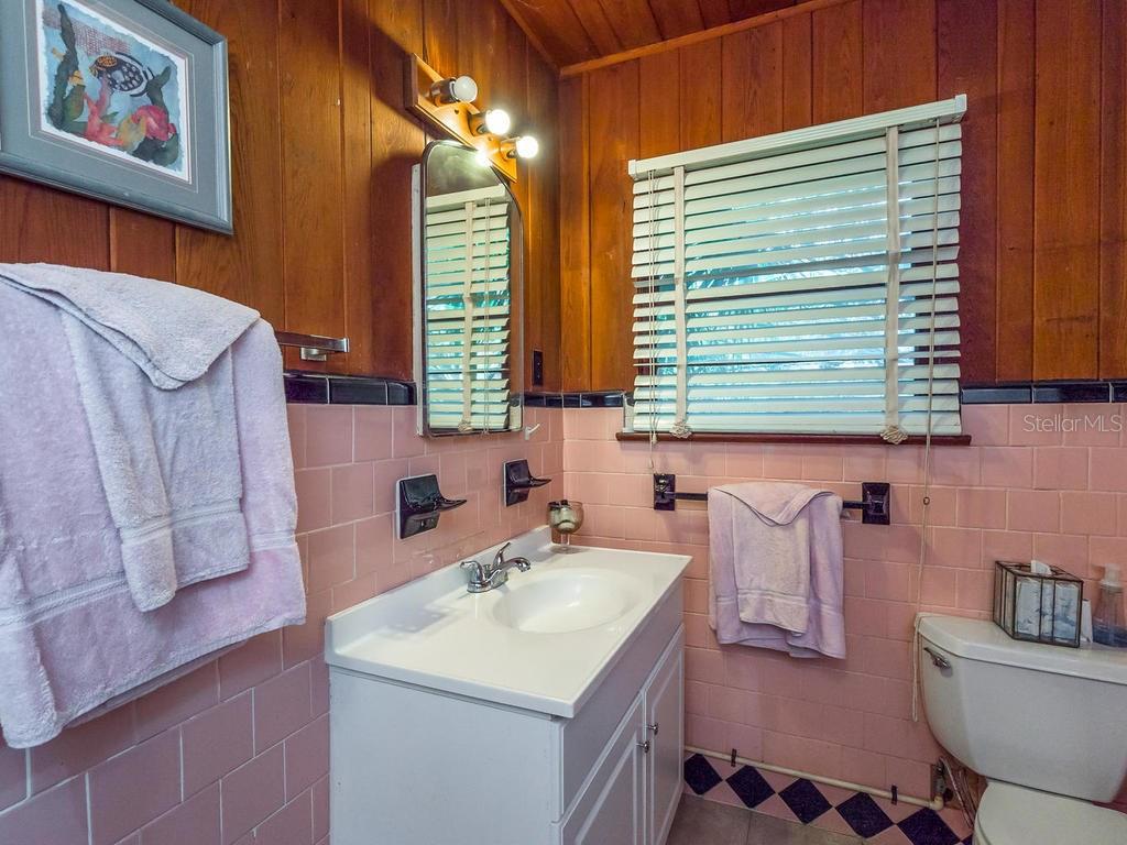 Valencia Terrace - A charming downtown cottage 
