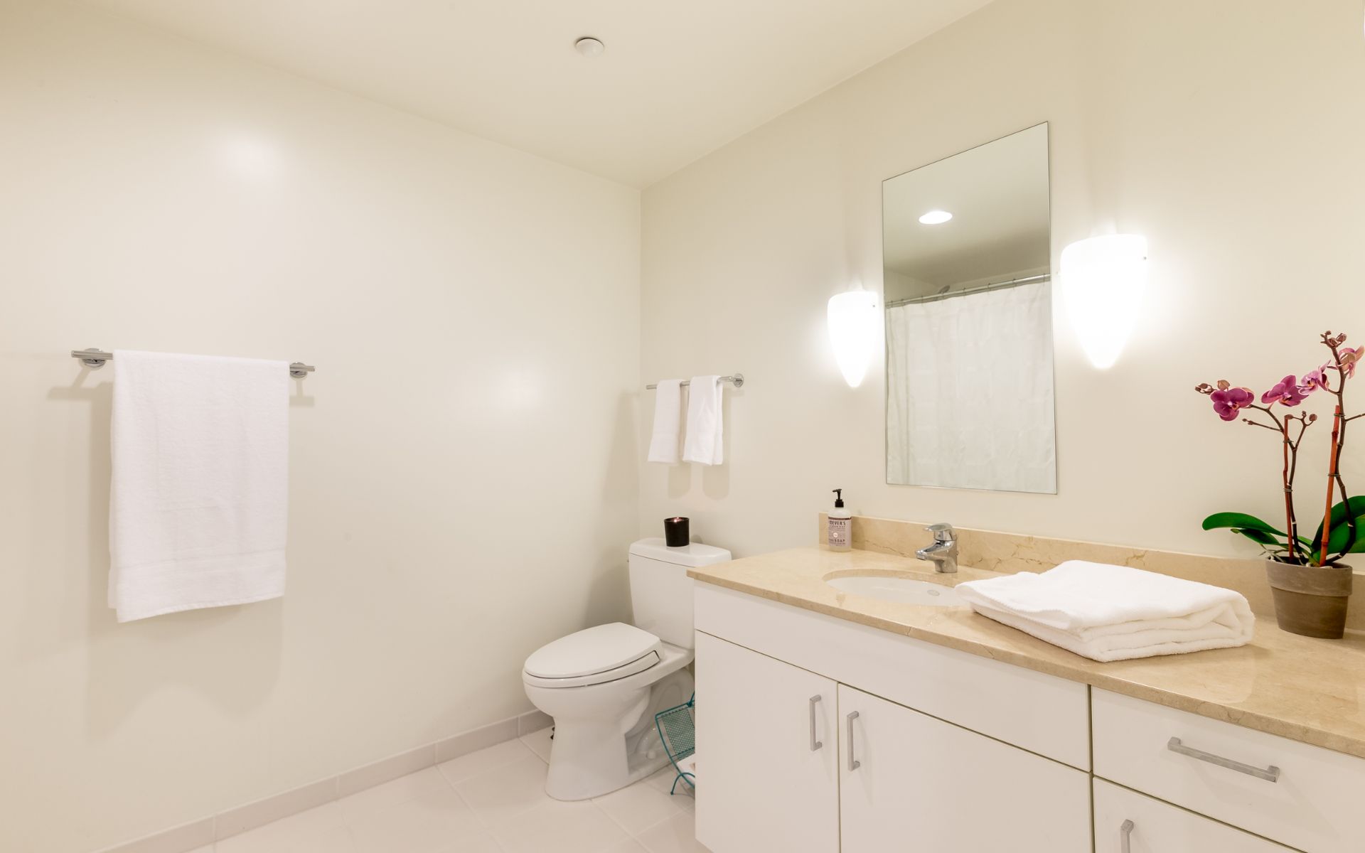 451 Kansas St, #371