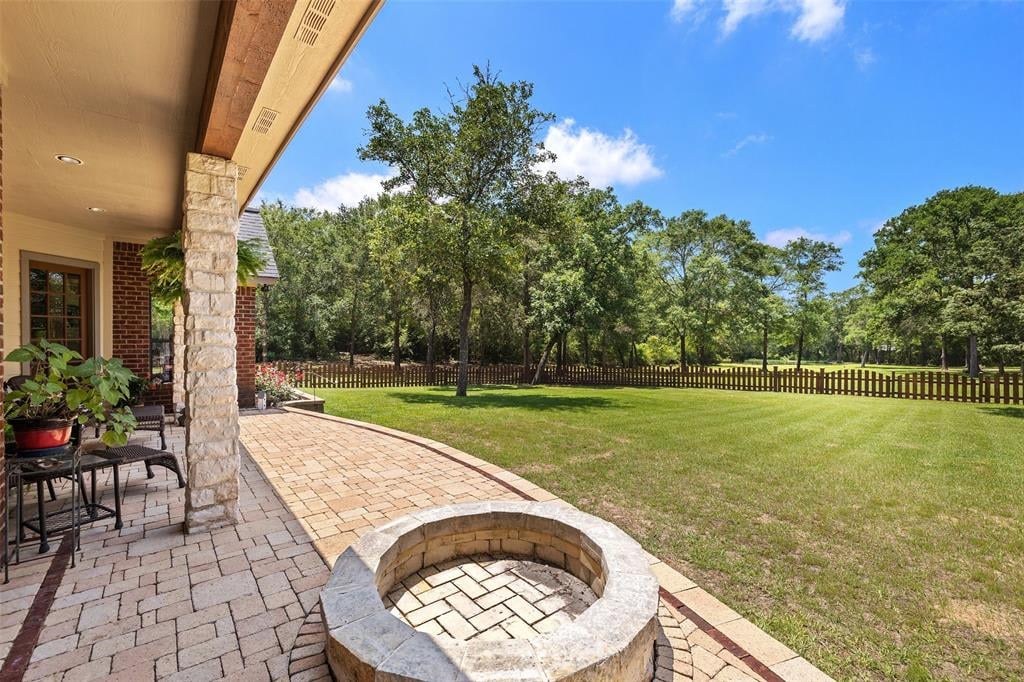 540 Walnut Dr Bellville, Tx 77418