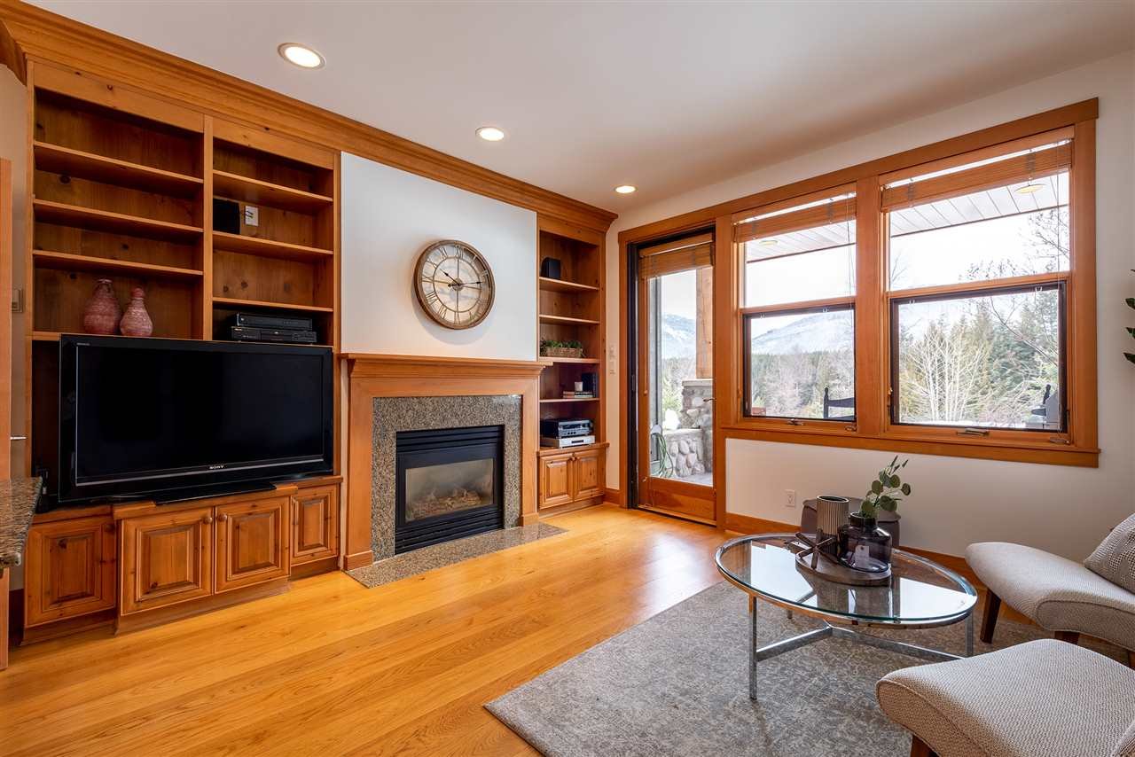 4-4676 Blackcomb Wy