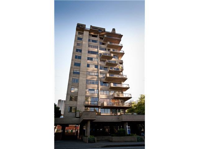 2-1684 Alberni St