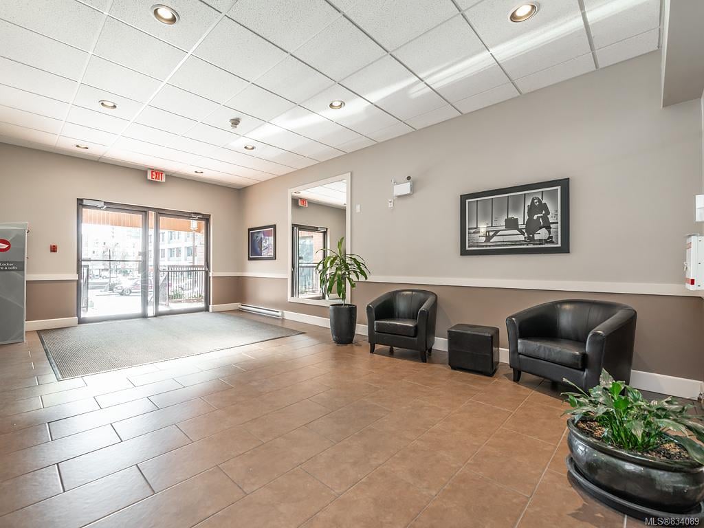 404-770 Cormorant St