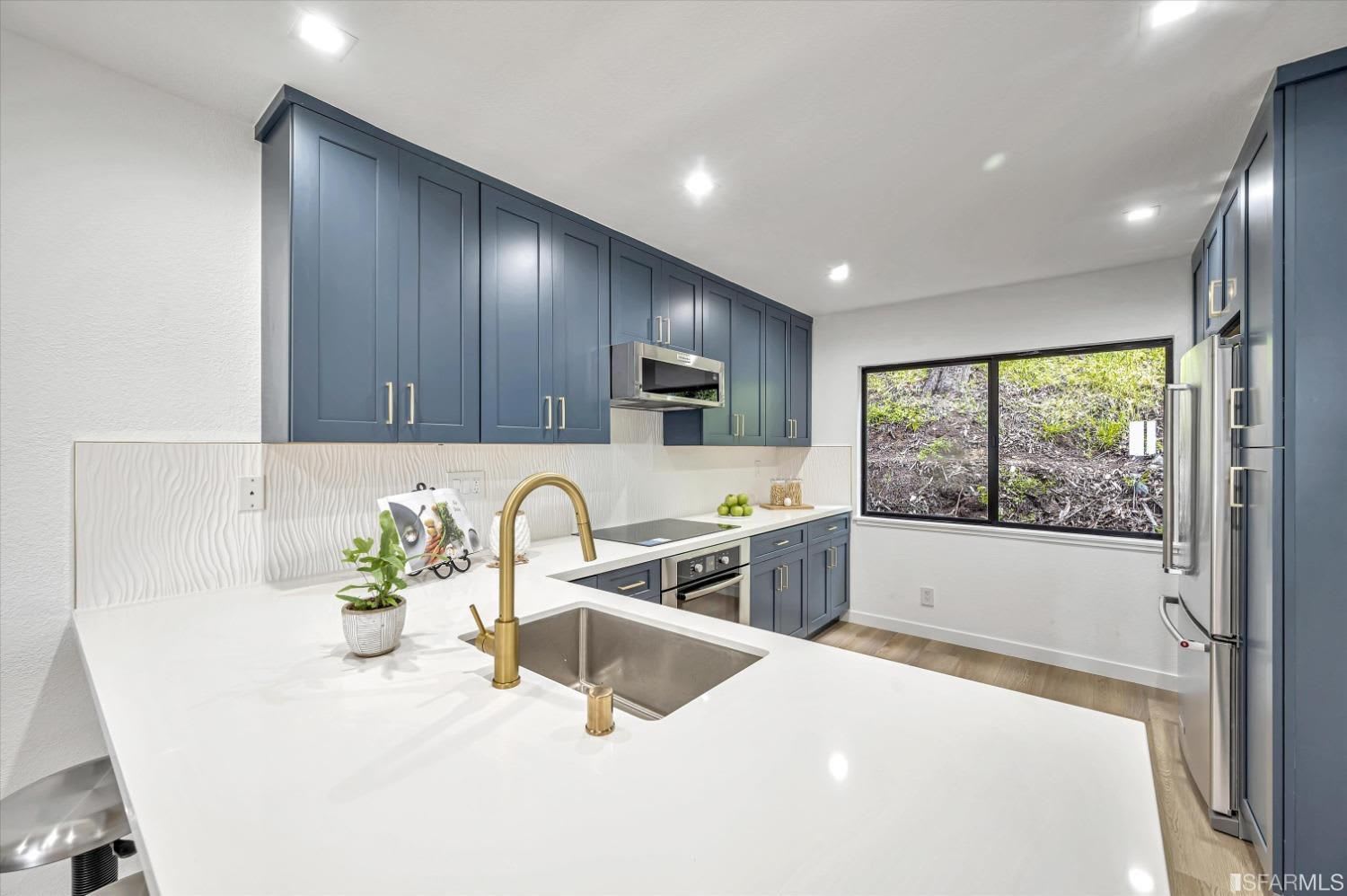327 Innisfree Dr