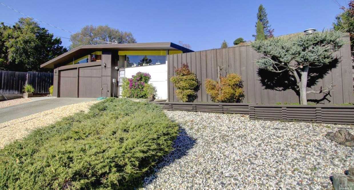 642 Woodbine Dr