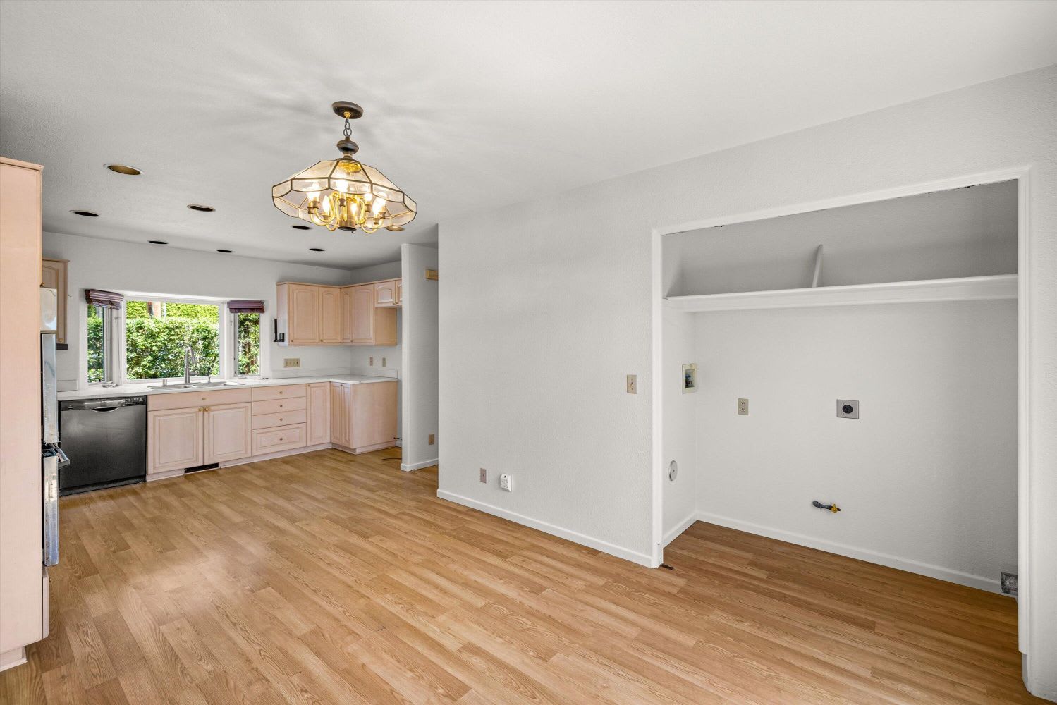 107 W Quinto St