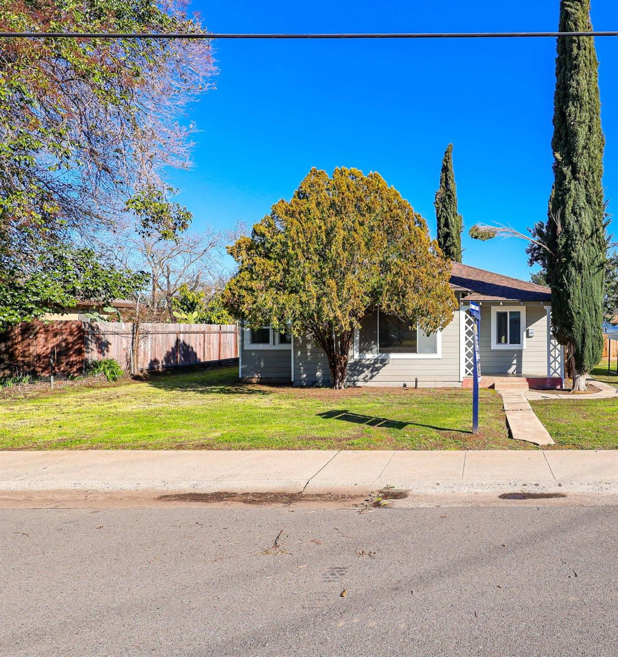 229 Oak Ave