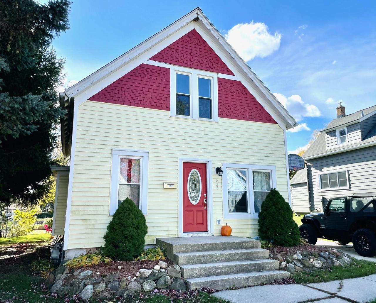 523 W Michigan St