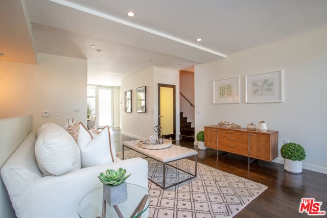 125 Pacific St #3