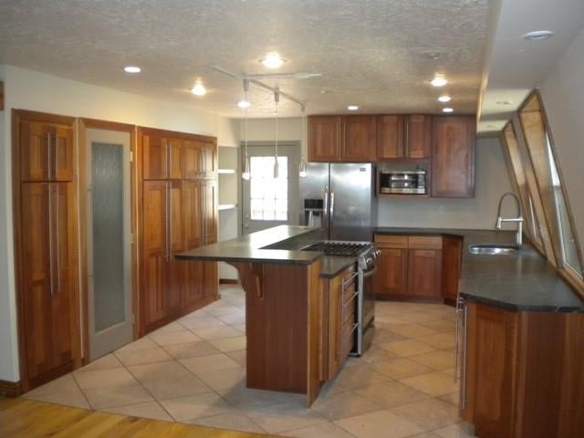 6995 Blackhawk Pl