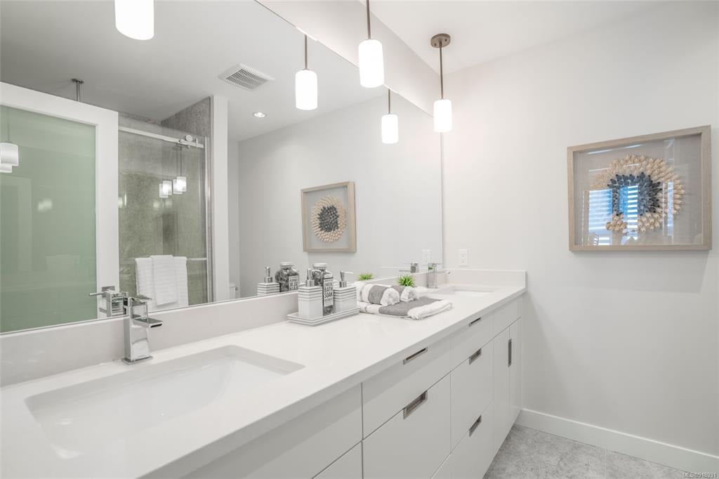 2983 Burlington Cres