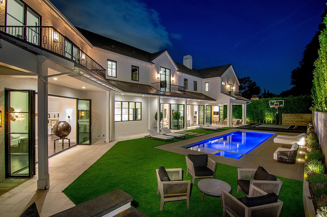 Warm Bel Air Contemporary