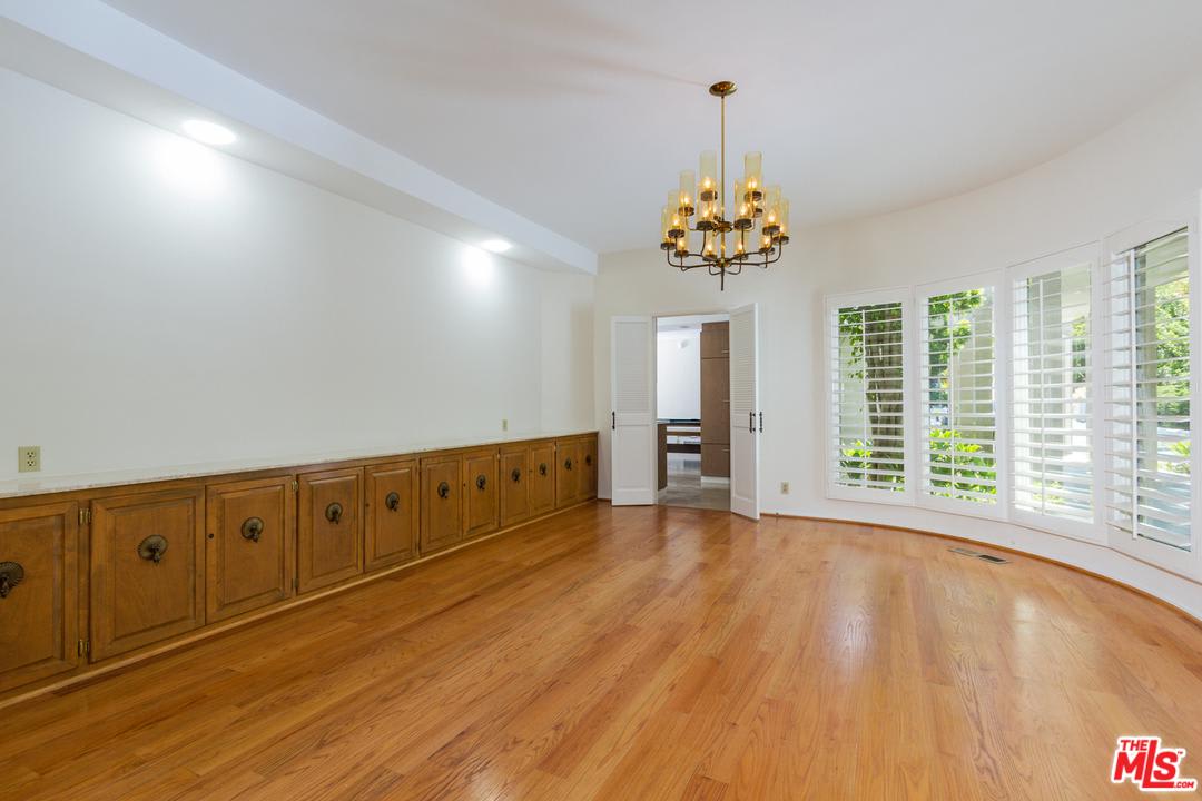 8900 Alto Cedro Drive