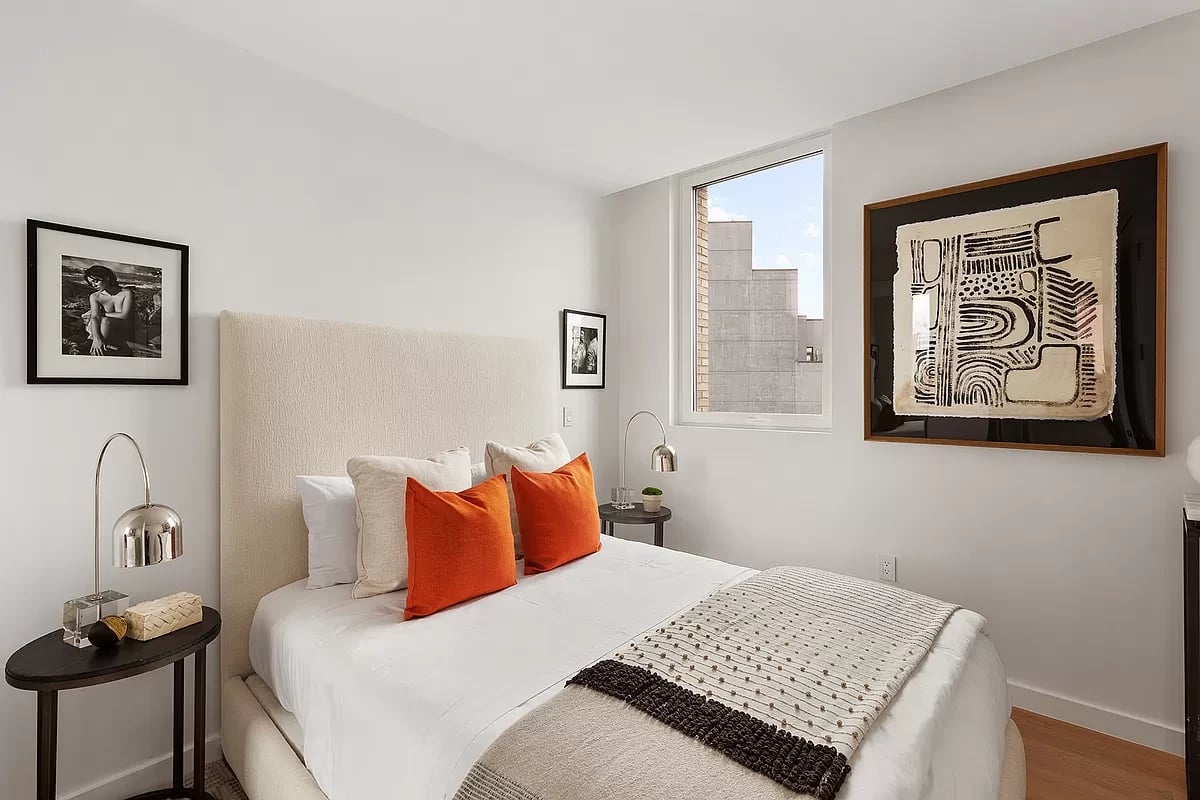 128 Woodpoint Road #5