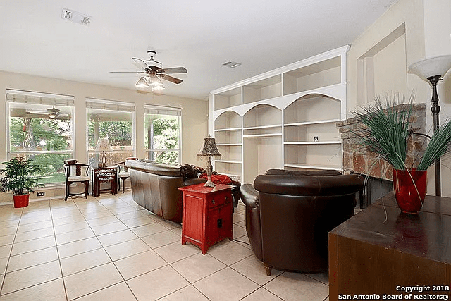 4524 Grand Forest Dr
