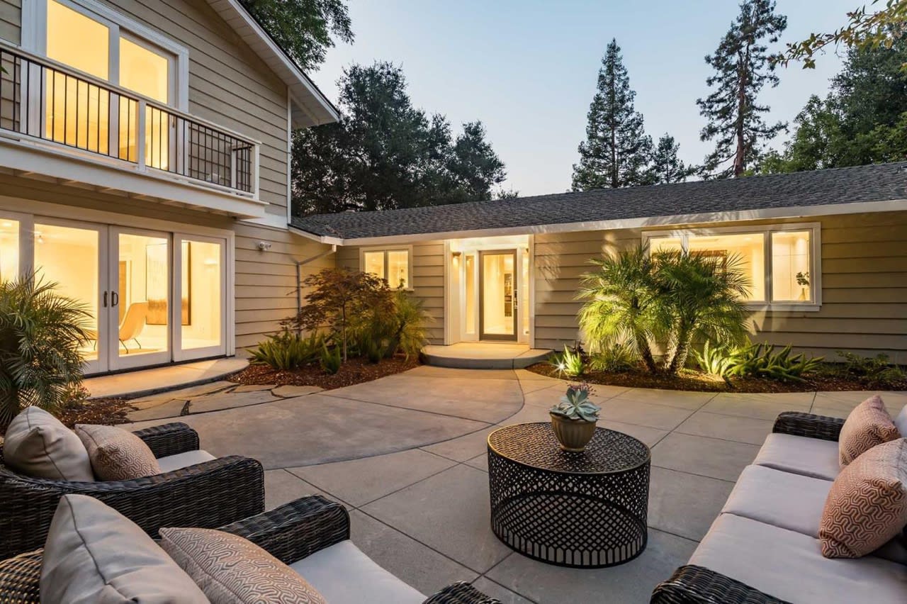 700 La Mesa Dr
