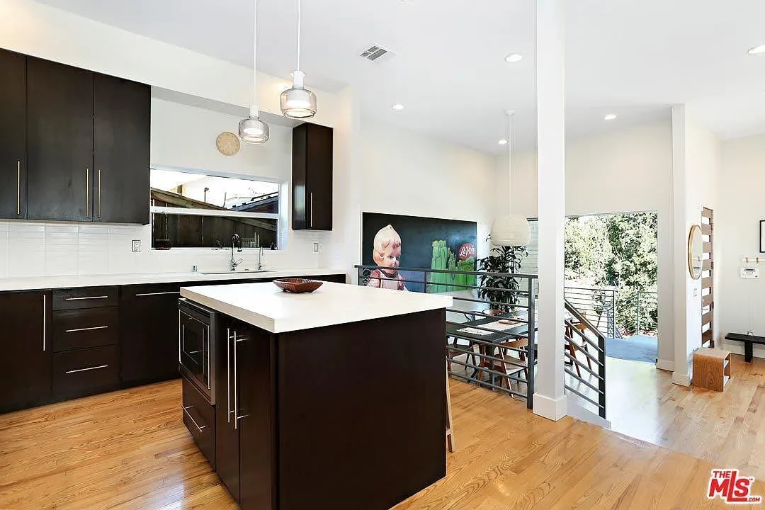 739 N Avenue 63