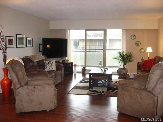 318-1545 Pandora Ave