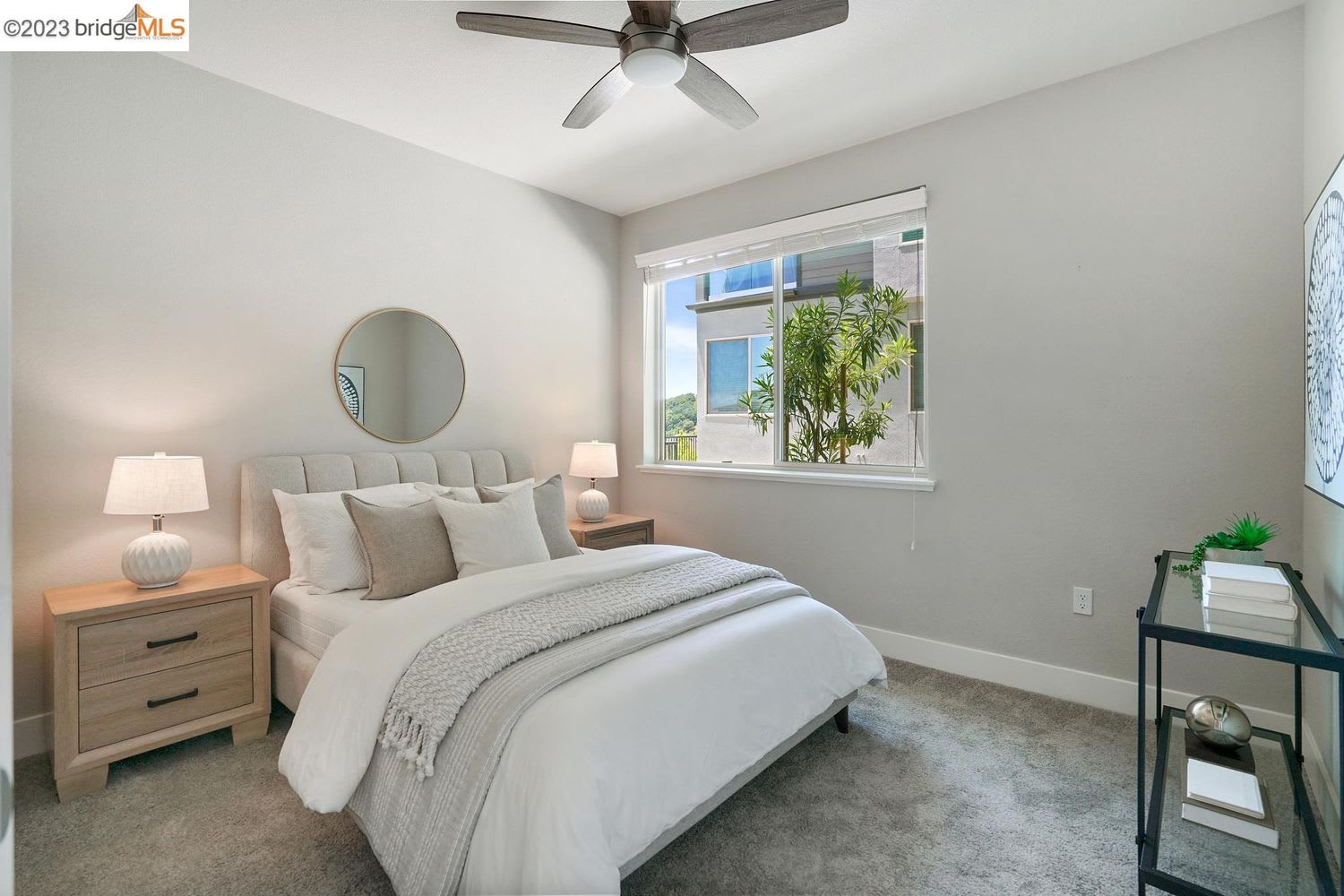 6763 Skyview Dr, Oakland, CA 94605
