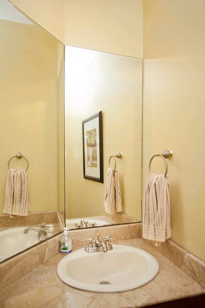 Remodeled Garden Townhome, Escazu, San Jose