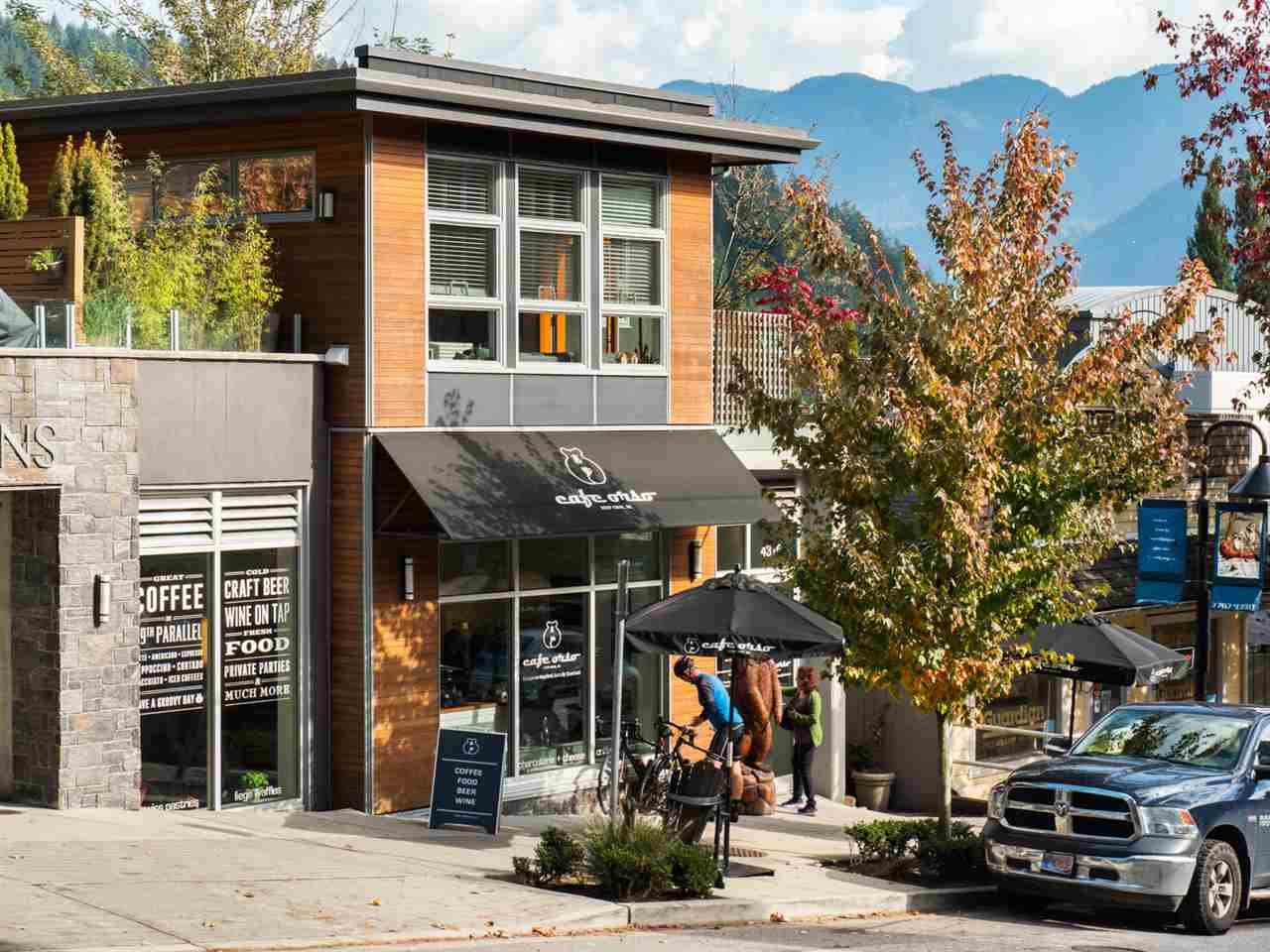 4652 Strathcona Rd