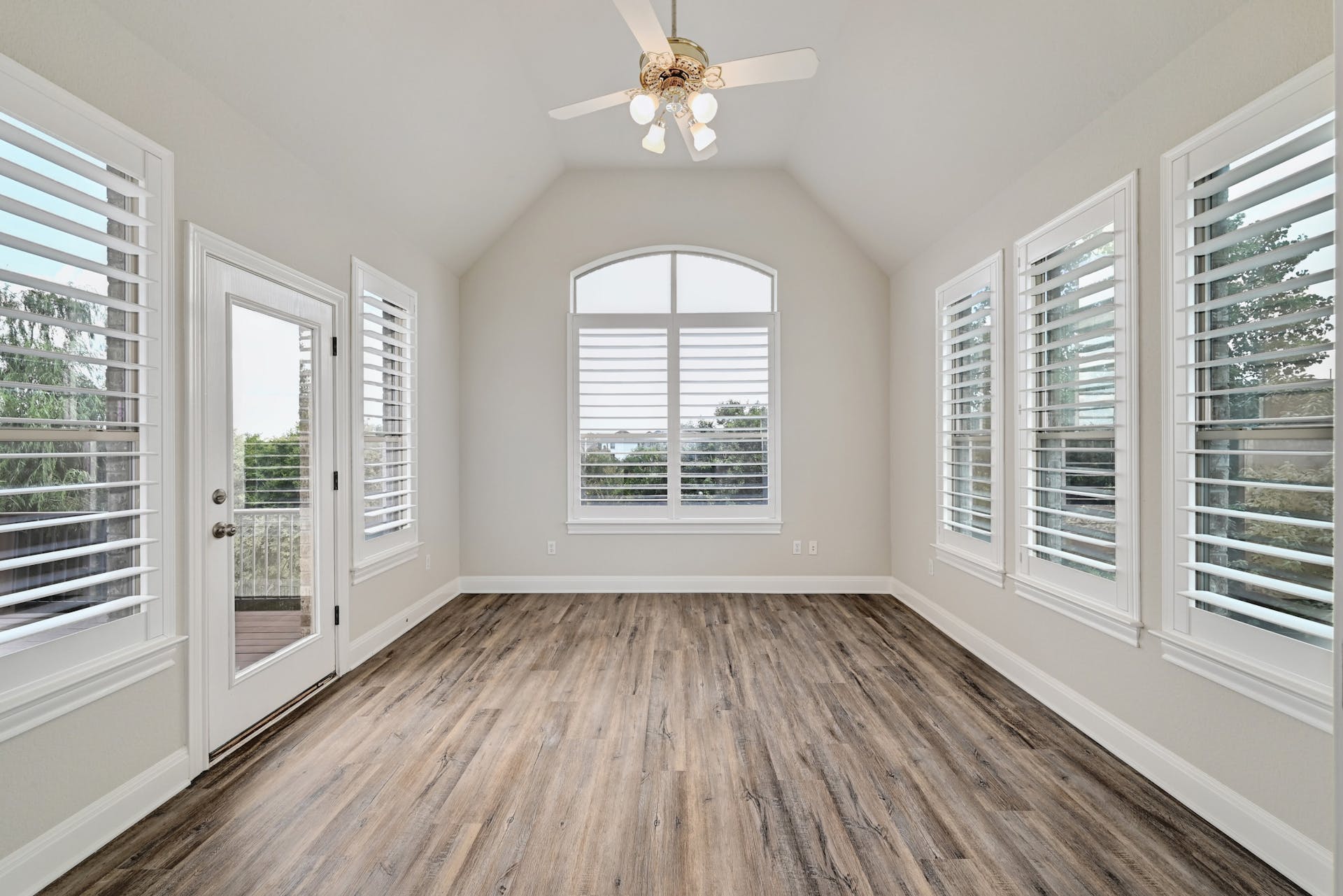 Stunning 5-Bedroom Luxury Home with Breathtaking Hill Country Views in Gated Community! | Short Walk to Lake Travis H.S. | Resort-style Amenities