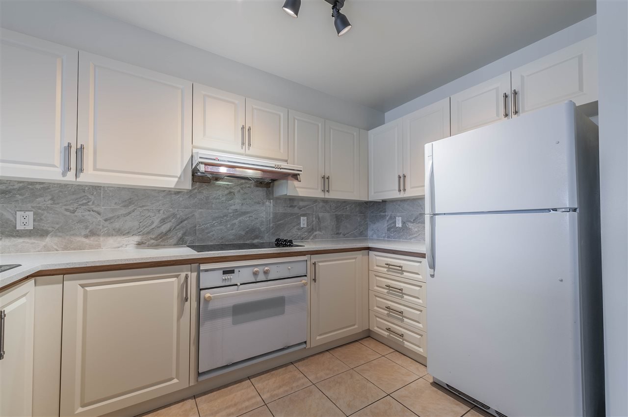 204-7700 St. Albans Rd