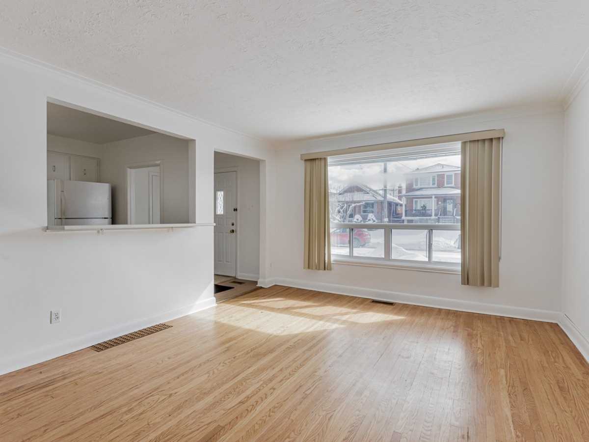 1104 Glengrove Ave