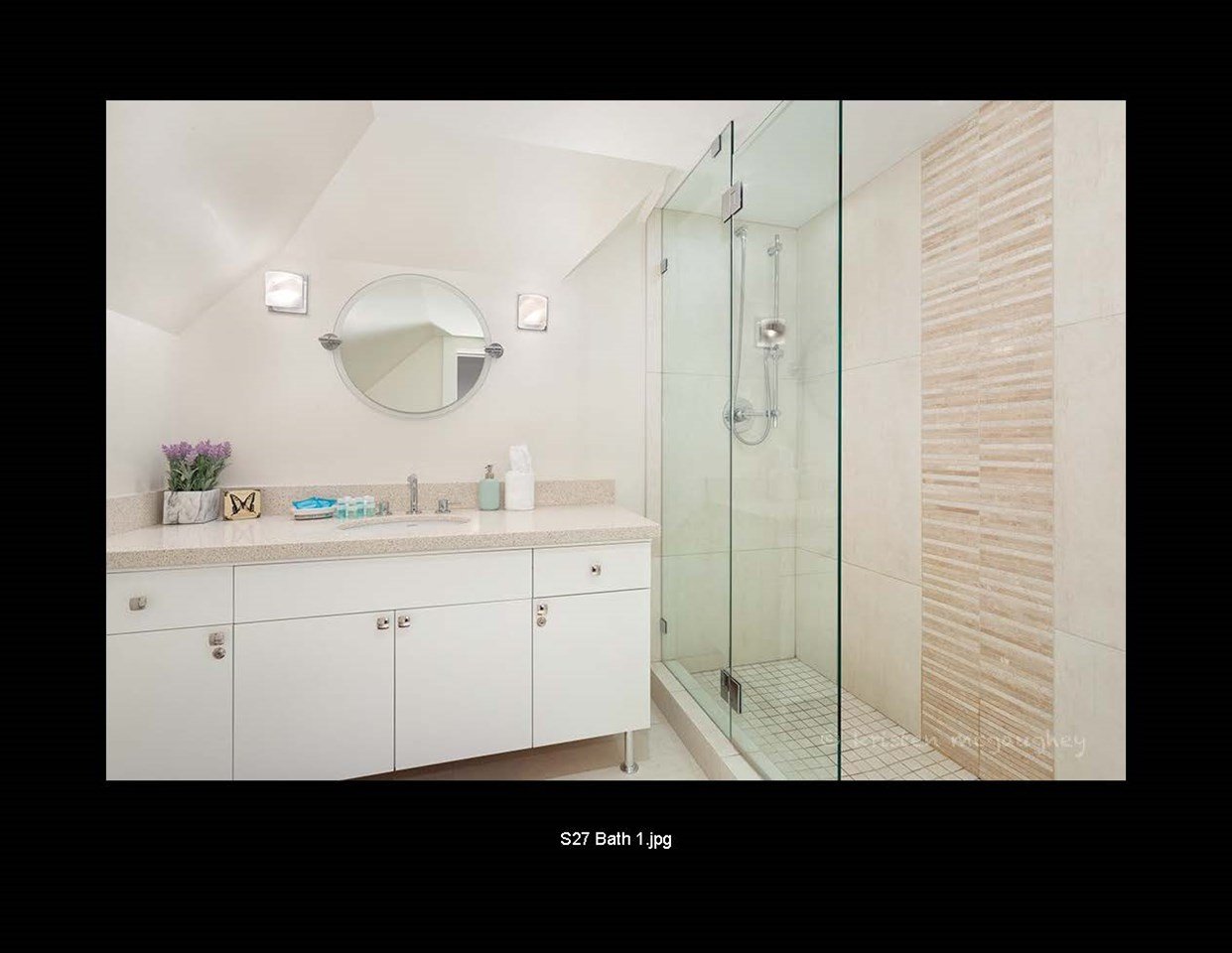 27-4637 Blackcomb Wy