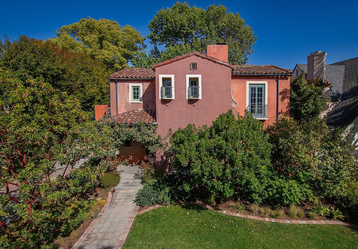 222 S Plymouth Blvd