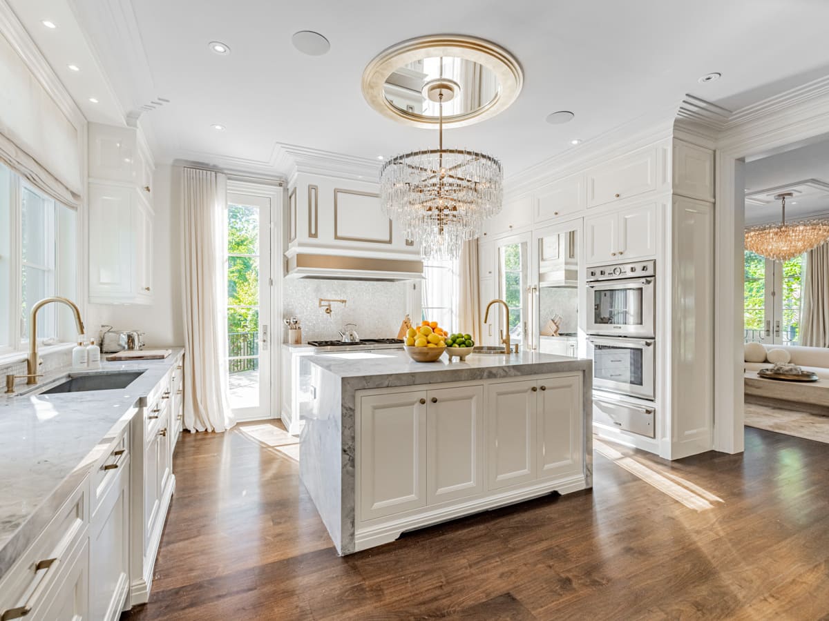 A World Of Exclusive Modern Luxury 