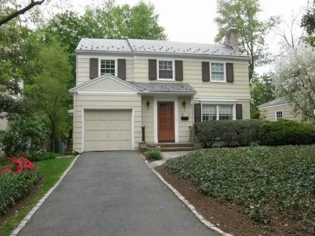 26 MEADOWBROOK RD