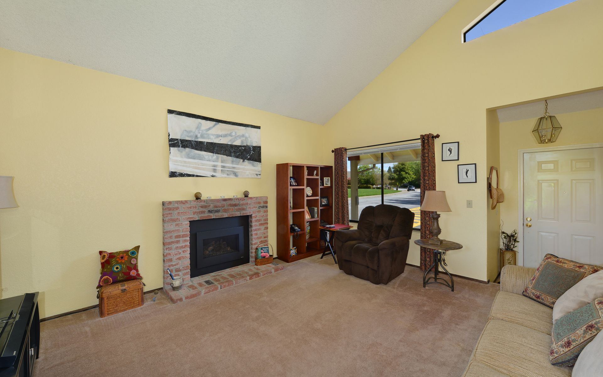 9294 Cordellia Ln