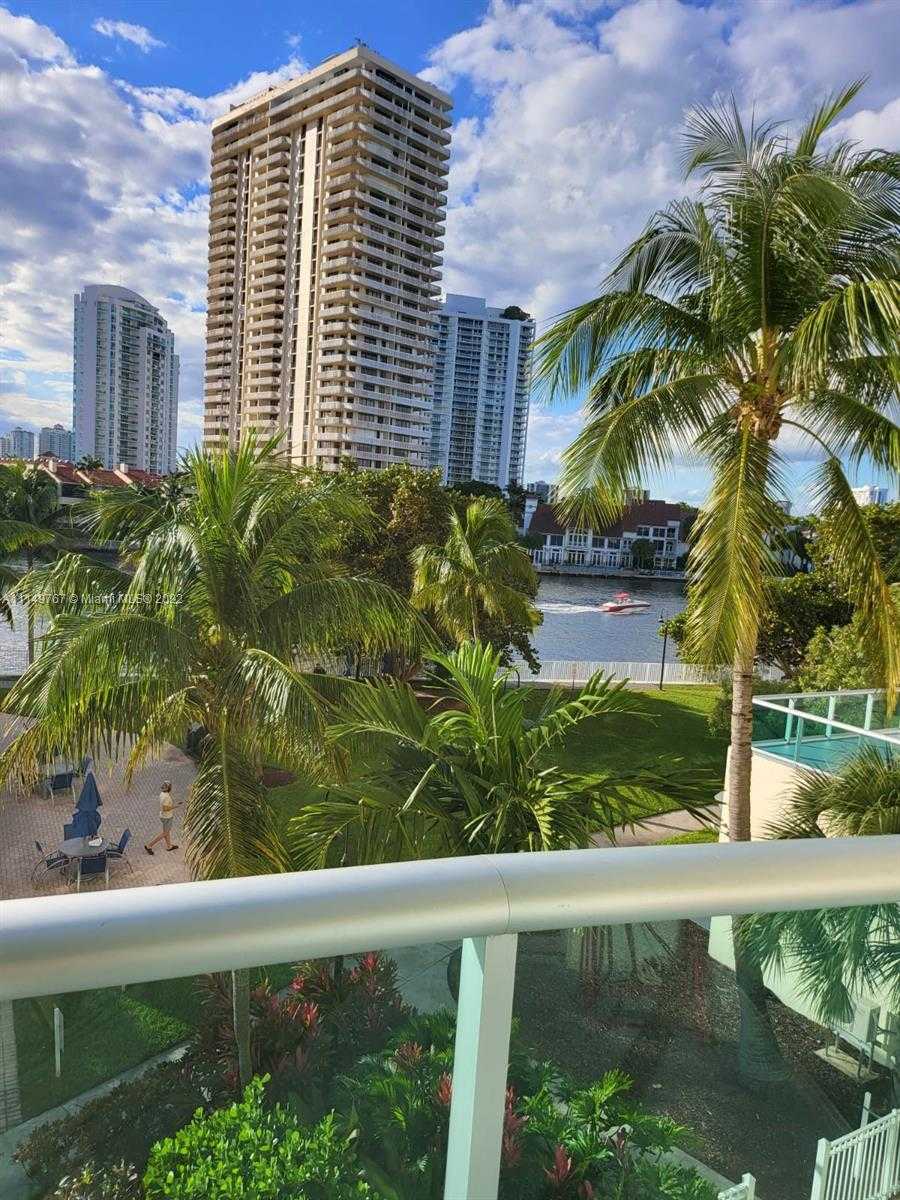 19390 Collins Ave #309