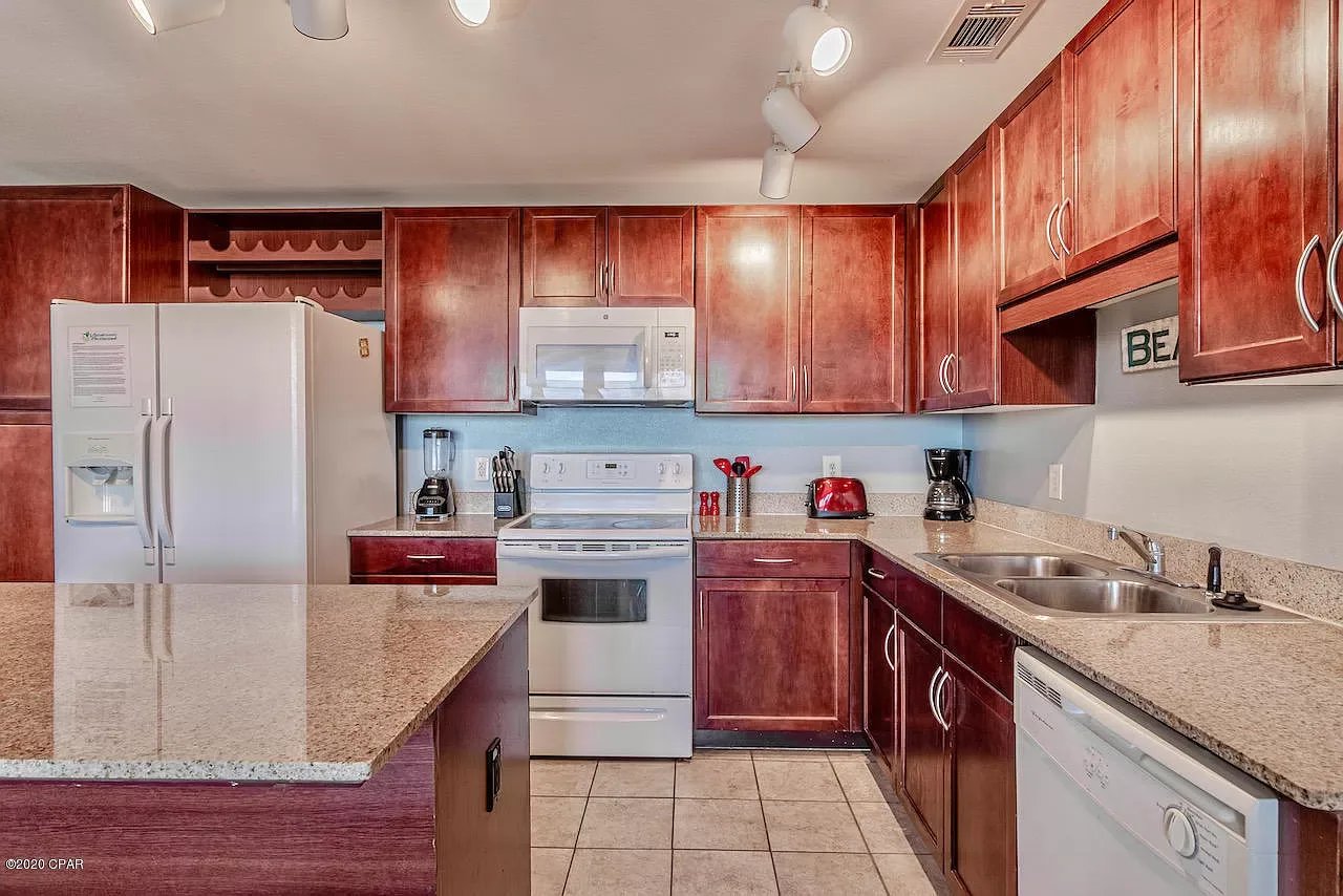 9902 S Thomas Drive Unit 635