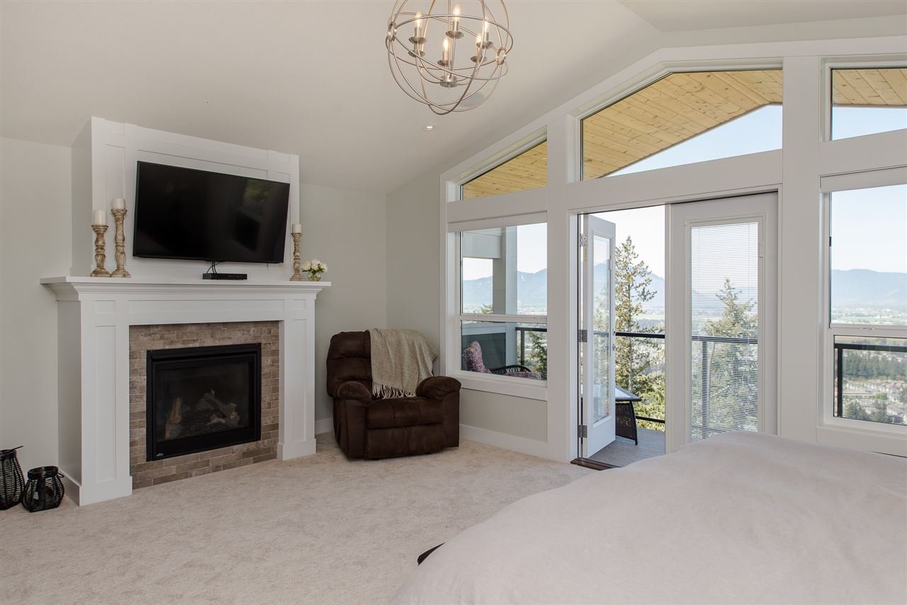 5483 Crimson Ridge