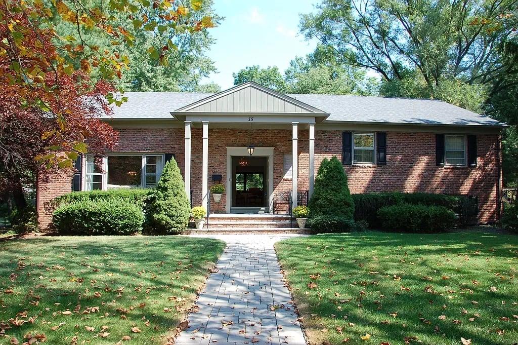15 Rippling Brook Drive