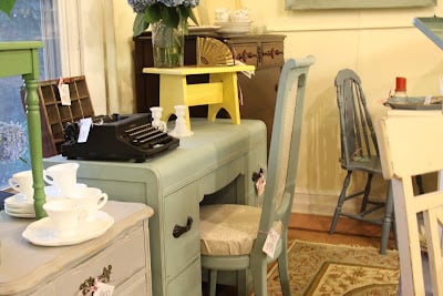 Pics of Retail Space & Dining Set!