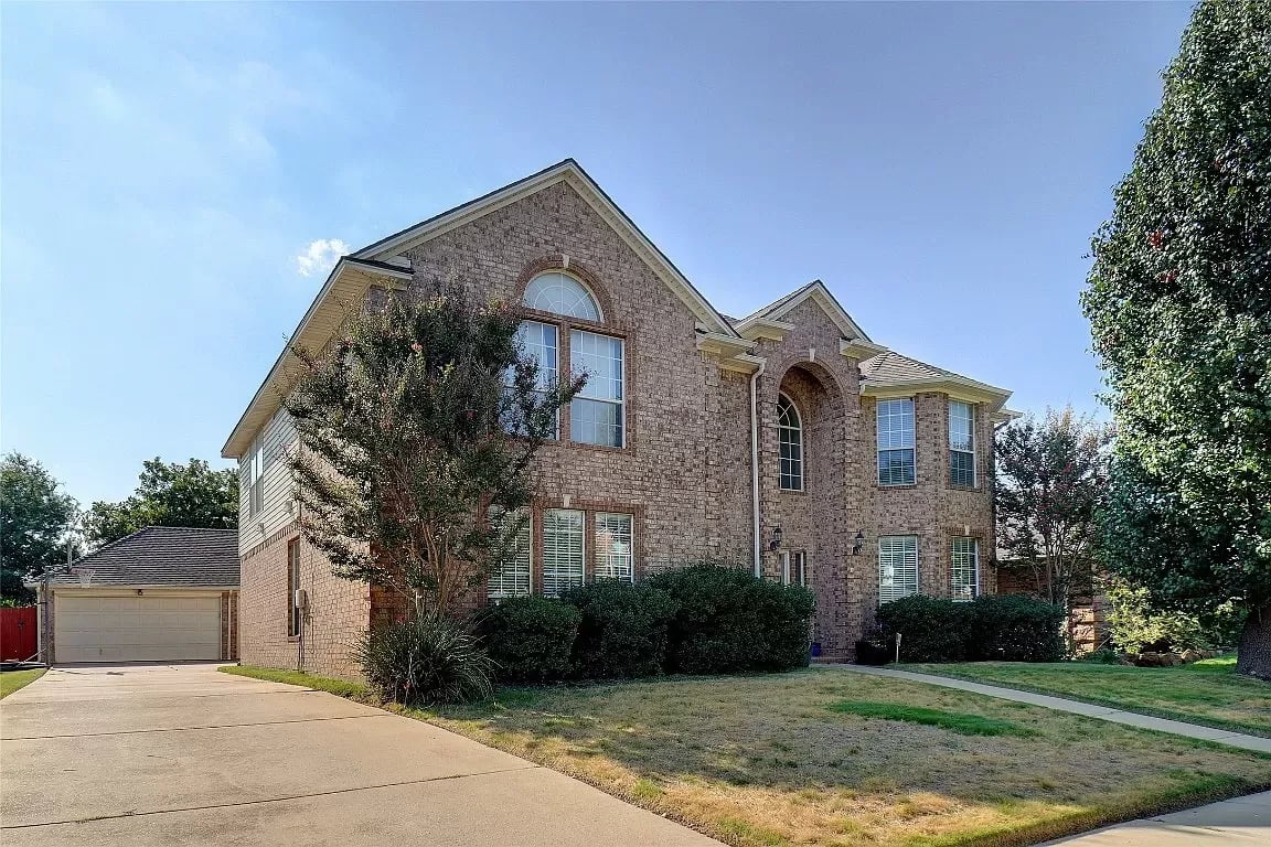 328 Longview Dr