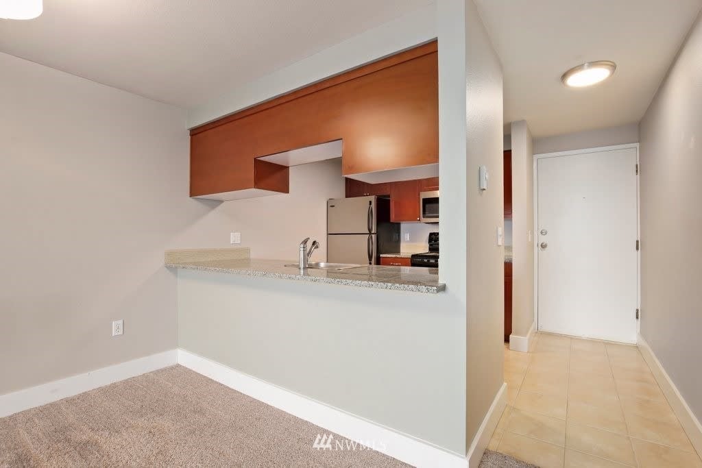 4831 Fauntleroy Way SW #304