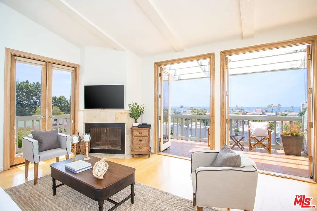 320 Pacific St #8